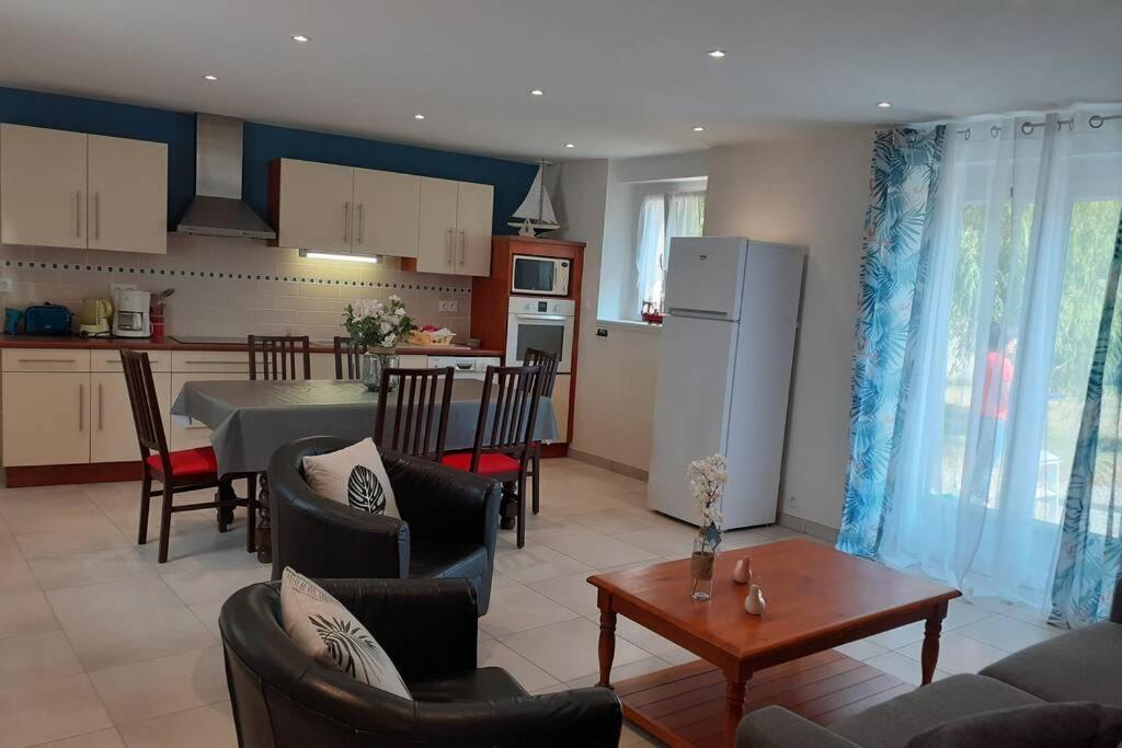 Appartement 4 Pers Dans Longere A 800M De La Plage Plouhinec  Eksteriør bilde
